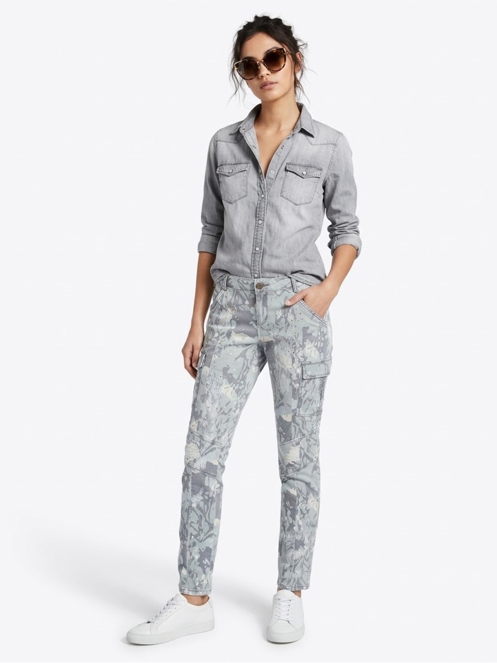 Women's Gray Floral-Print Cargo Jeans